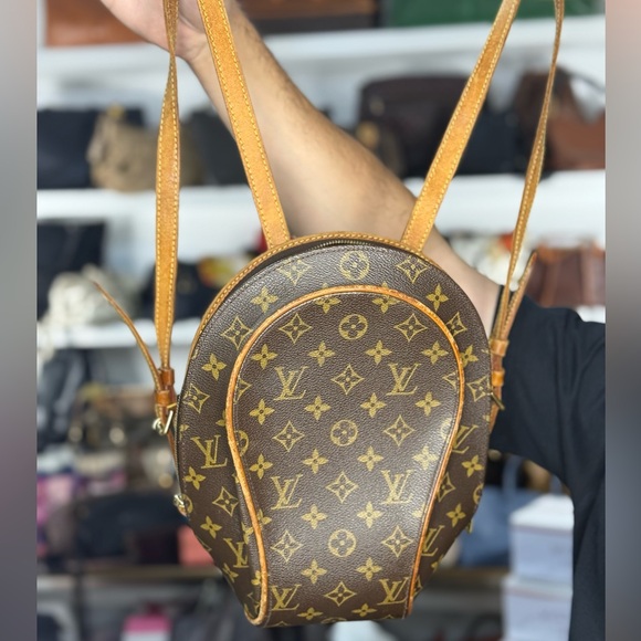 LV RARE BACKPACK - Picture 1 of 1